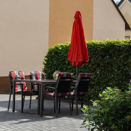 Ferienhaus Alte Schule Volkesfeld エクステリア 写真