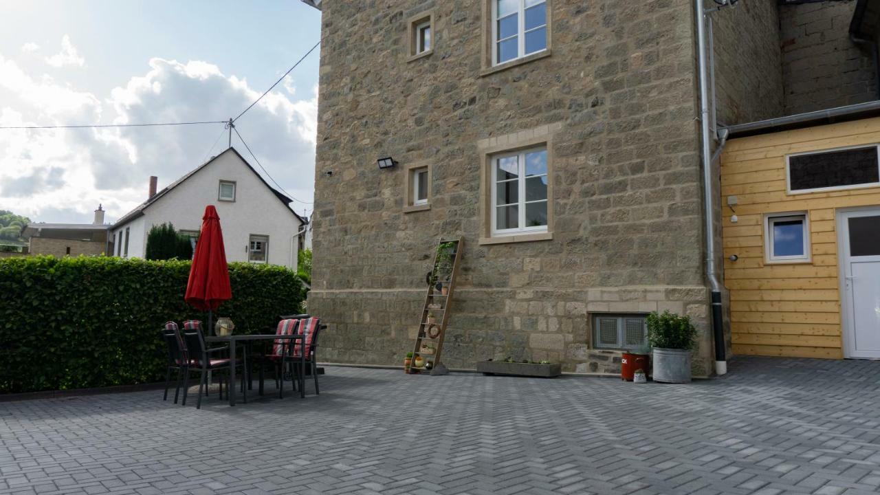 Ferienhaus Alte Schule Volkesfeld エクステリア 写真