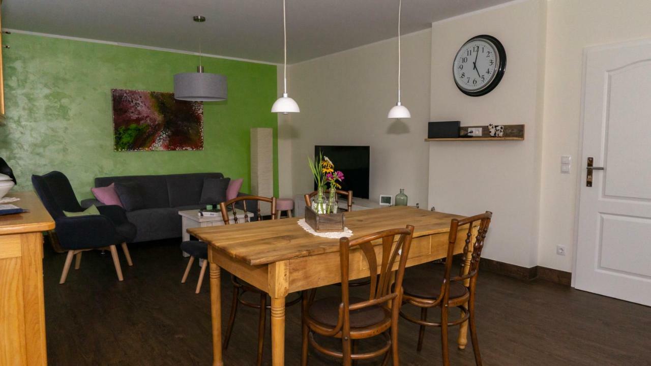 Ferienhaus Alte Schule Volkesfeld エクステリア 写真